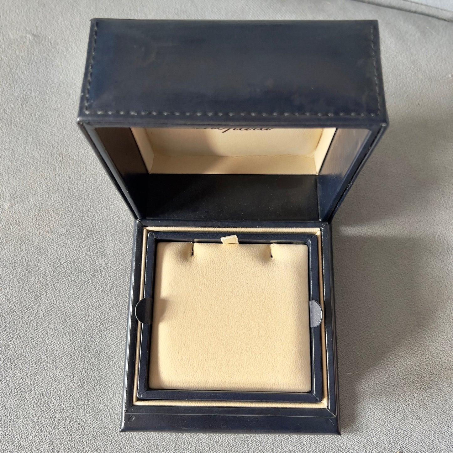 CHOPARD Earrings/Cufflinks/Necklace Box 4.30x4.30x2 inches