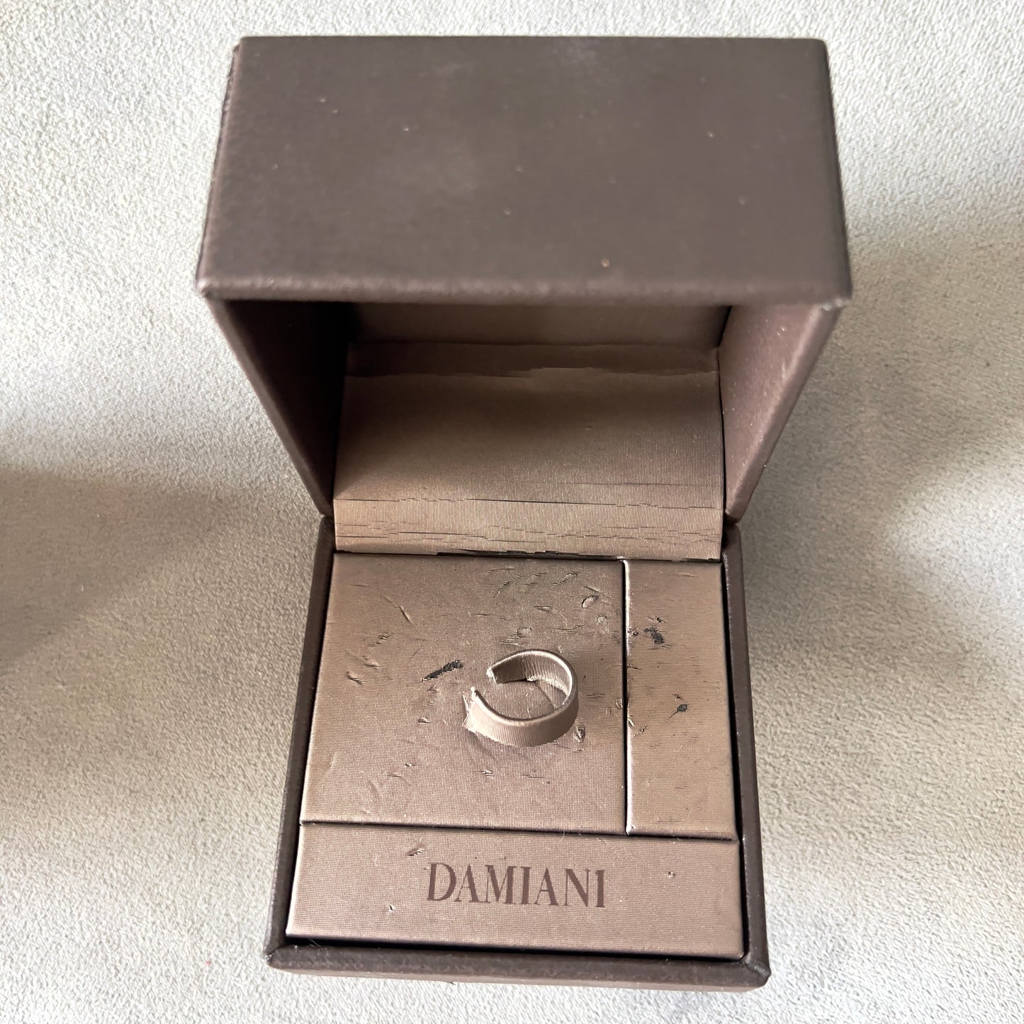 DAMIANI Ring Box + Outer Box + Booklet 3.60x3.60x2.80 inches