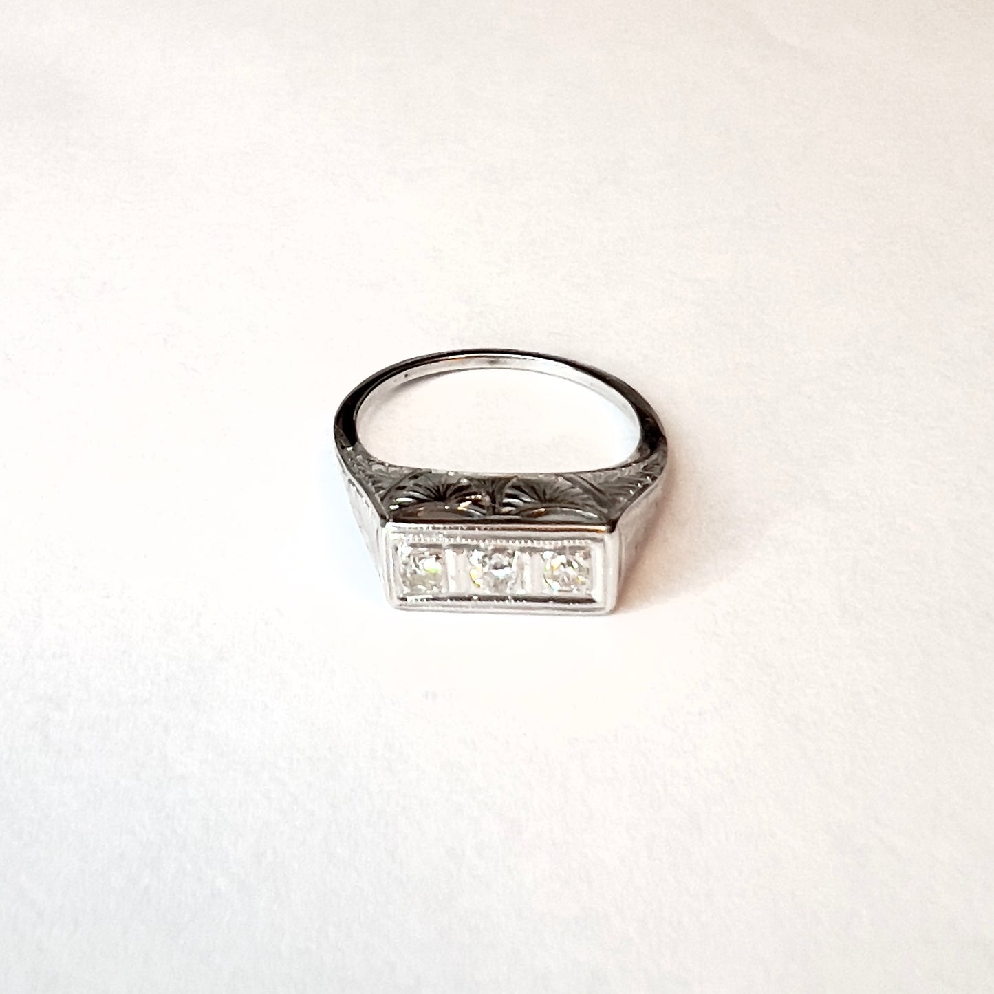 14K White Gold 0.15TCW Natural DIAMONDS Filigree Ring 2.6g