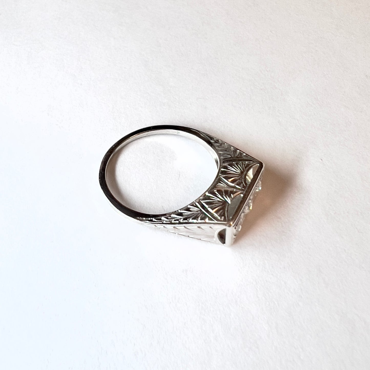 14K White Gold 0.15TCW Natural DIAMONDS Filigree Ring 2.6g