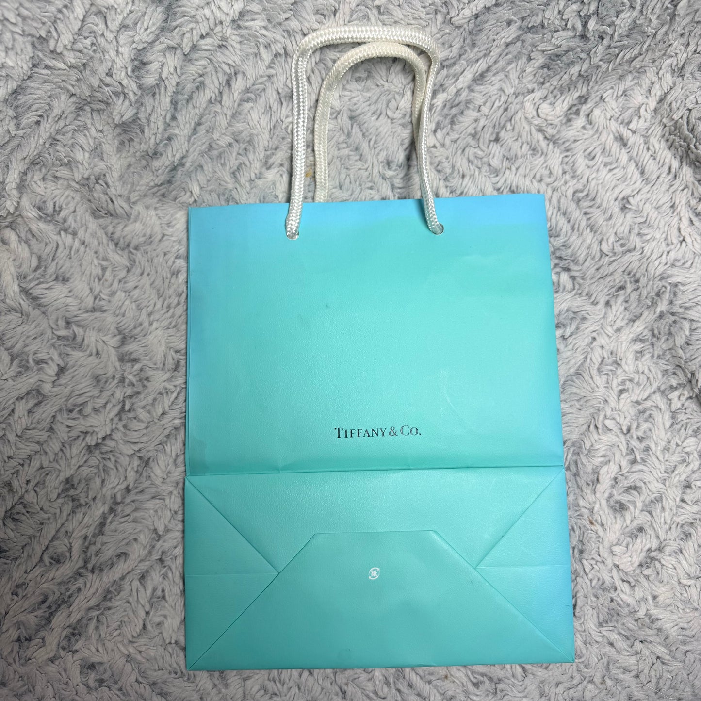 TIFFANY & CO. Jewerly Pouch 2.75x2.70” + Box 3.25x3.25x2.10” + Ribbon + Card + Shopping Bag 9.80x7.90x3.90”