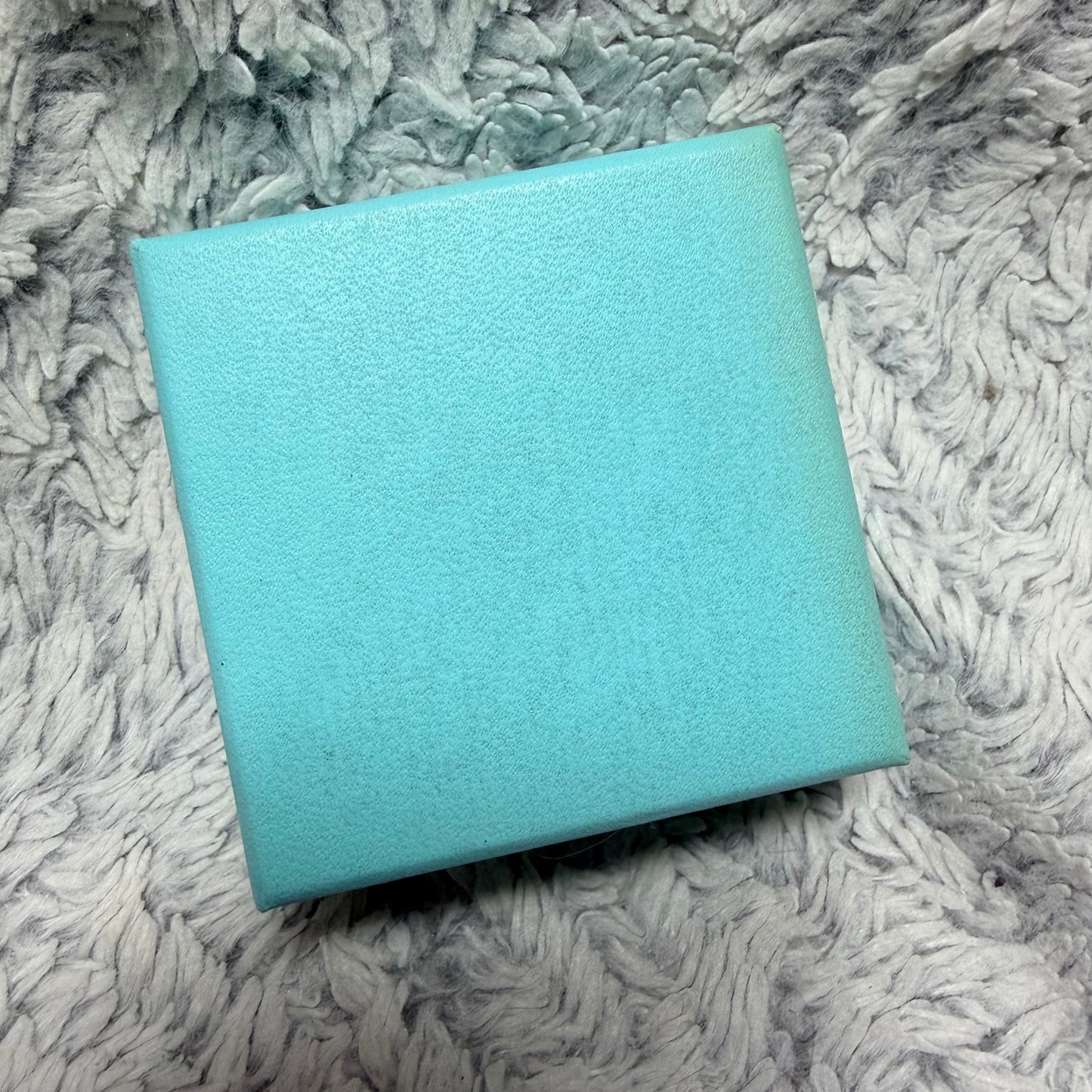 TIFFANY & CO. Jewerly Pouch 2.75x2.60” + Box 3.05x3.05x1.40” + Original Ribbon