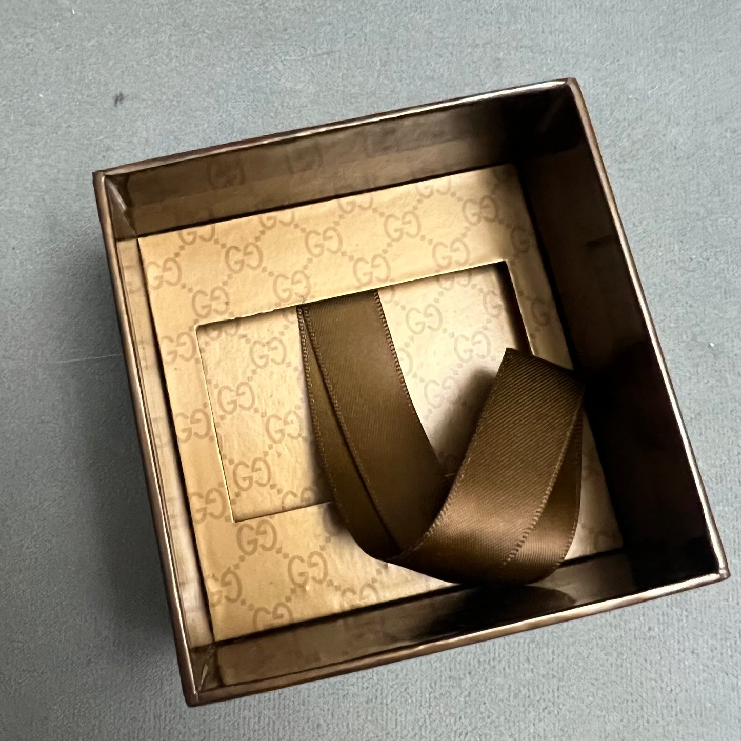 GUCCI Goods Box 3.40x3.40x1.5 inches