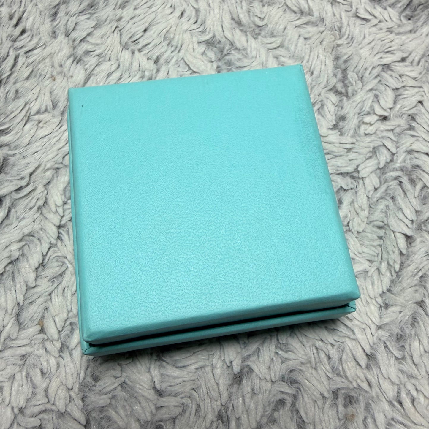 TIFFANY & CO. Jewerly Pouch 2.60x2.20” + Box 3.10x3.10x1.70” + Original Ribbon