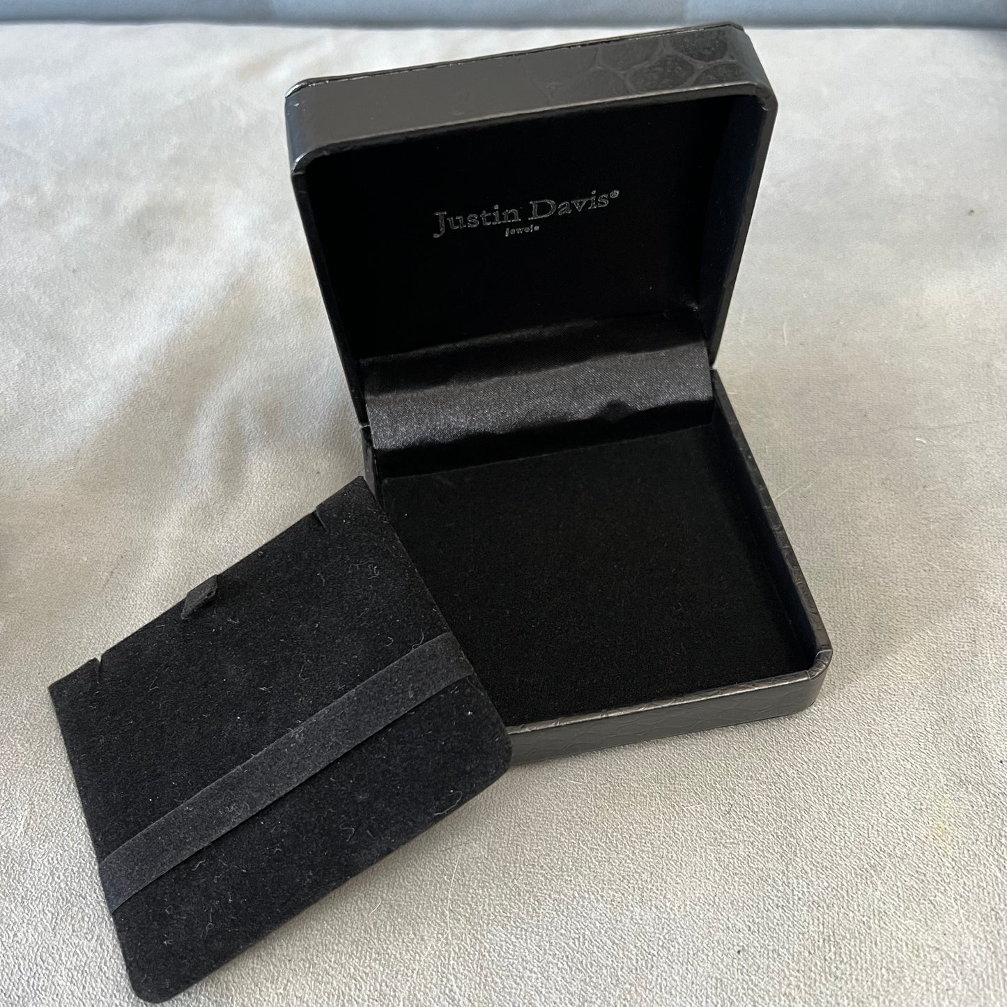 JUSTIN DAVIS Jewerly Box + Outer Box 3.90x3.90x1.90 inches