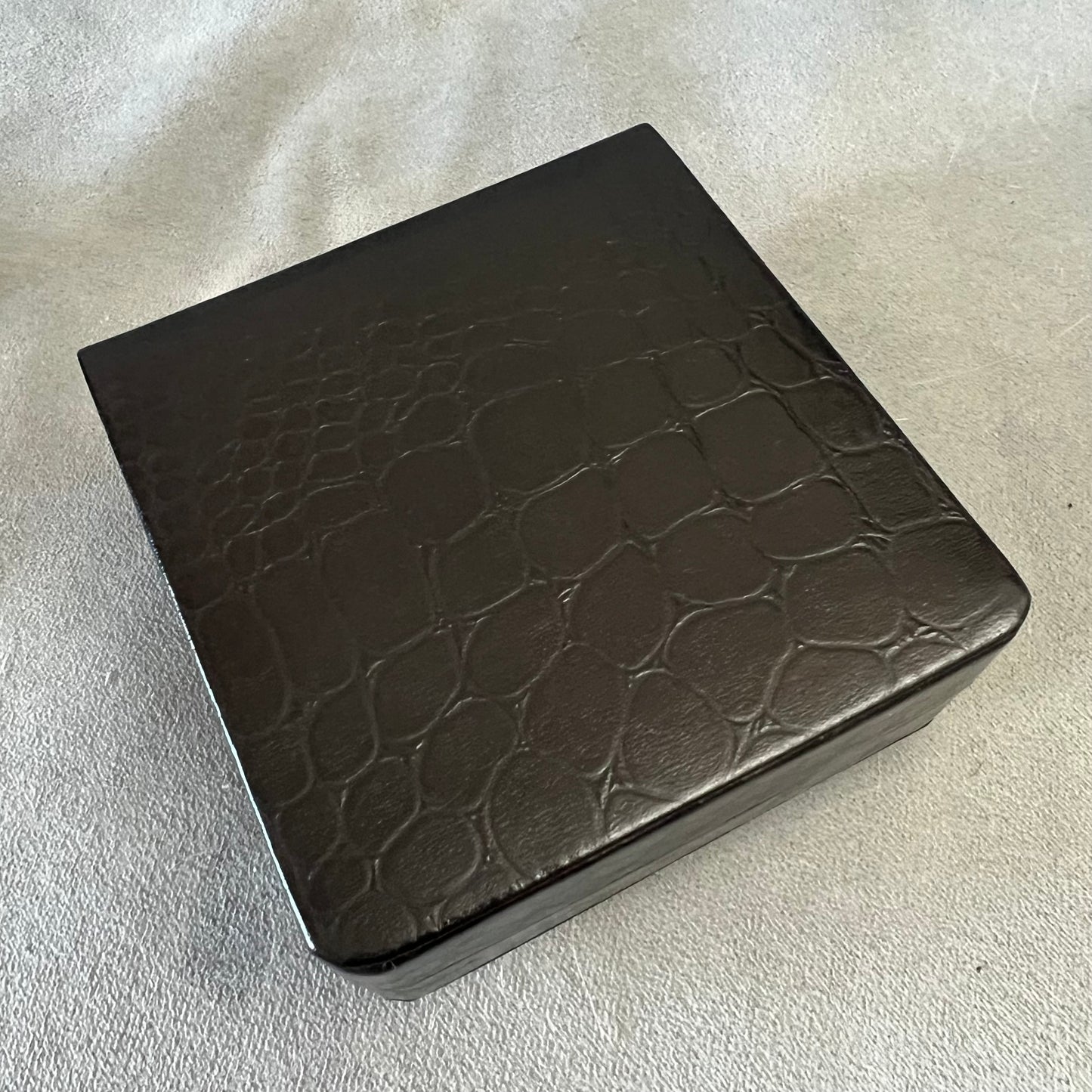 JUSTIN DAVIS Jewerly Box + Outer Box 3.90x3.90x1.90 inches