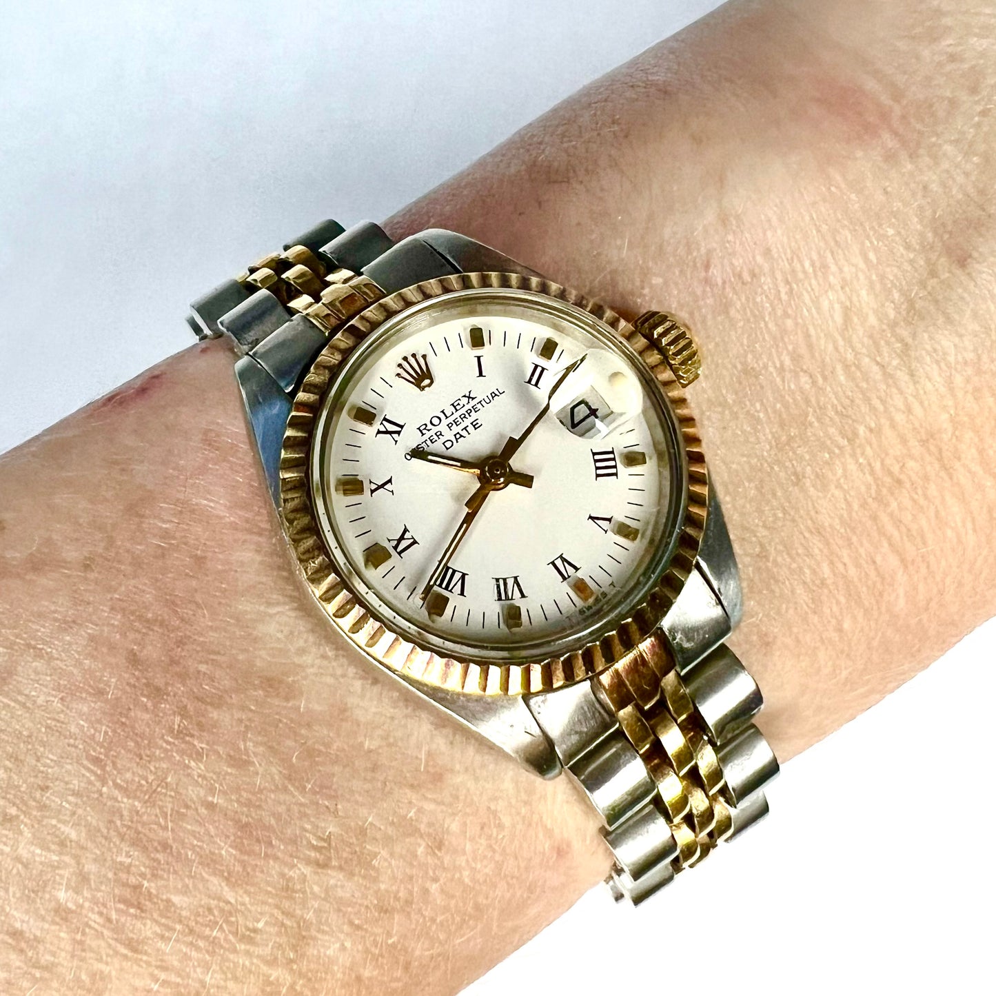 ROLEX Oyster Perpetual DATE Automatic 26mm 2 Tone Watch