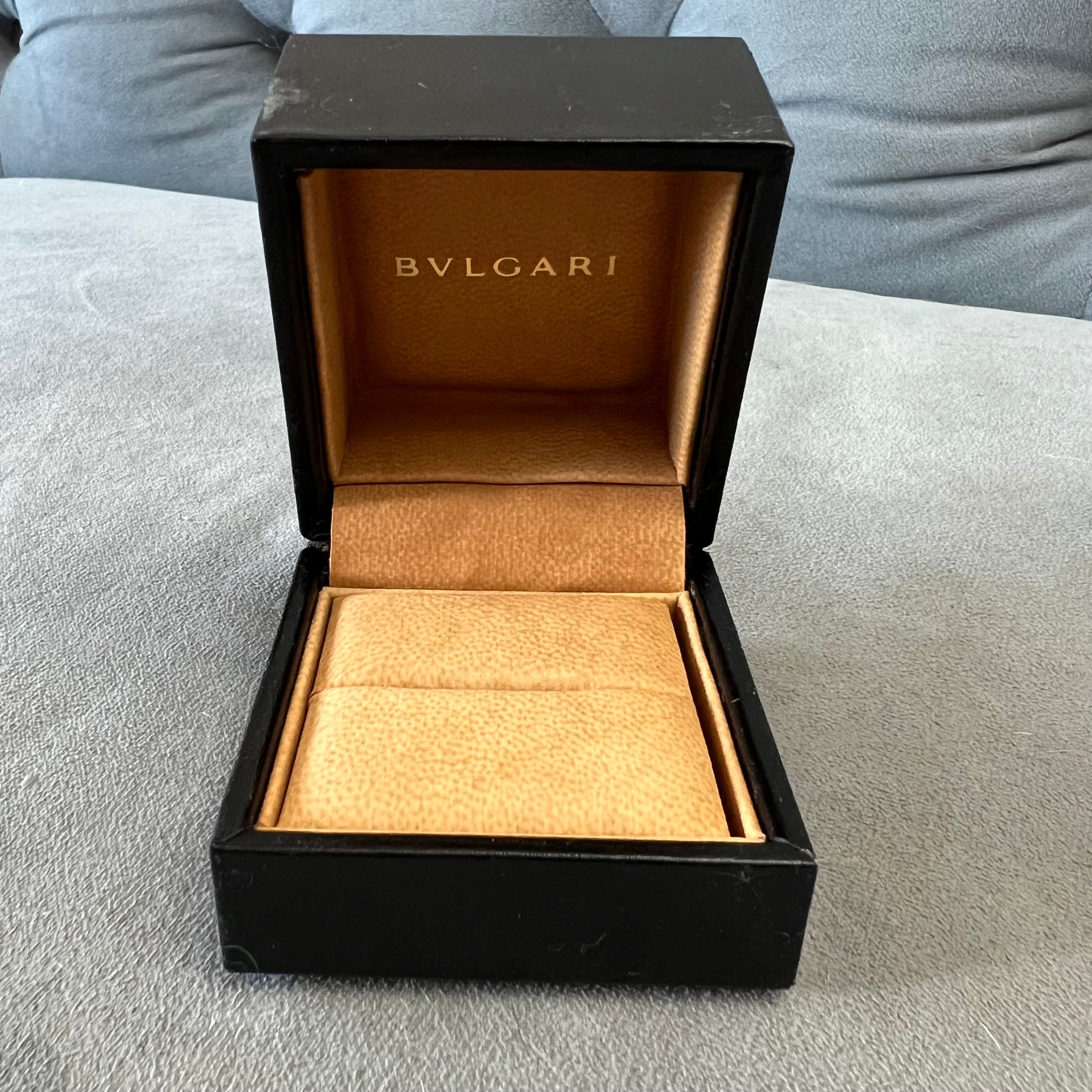 Bvlgari ring good holder gift box