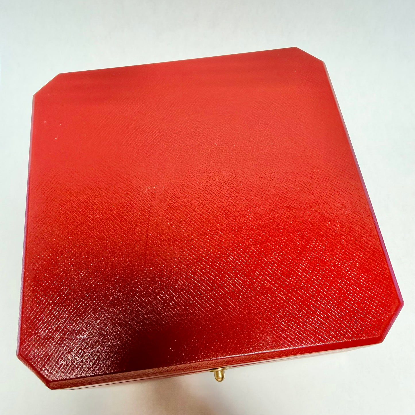 CARTIER Red Necklace/Chain Box 4.80x4.80x1.75 inches
