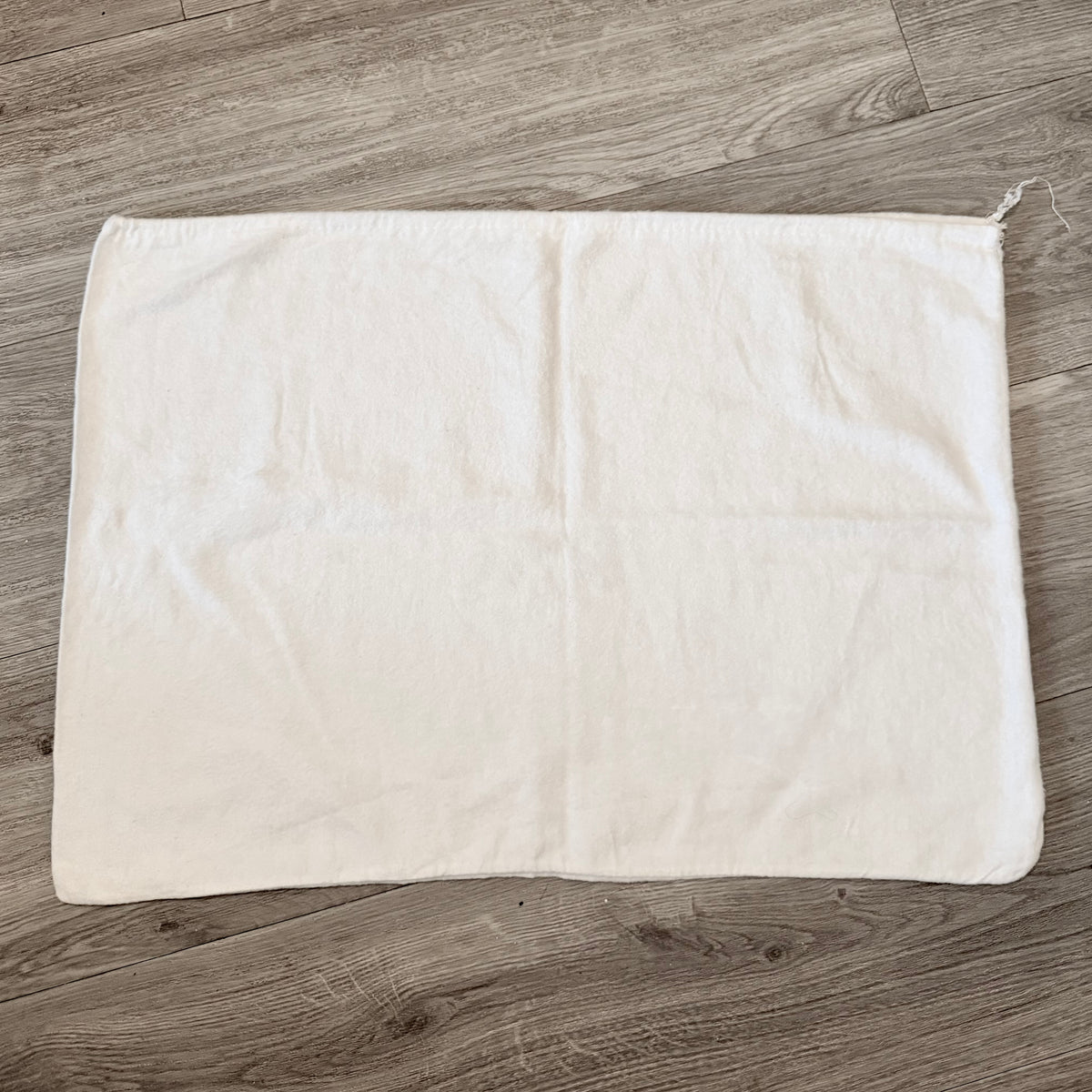 D&G White Flannel Drawstring Bag/Purse Dust Bag 22.5x16.5”