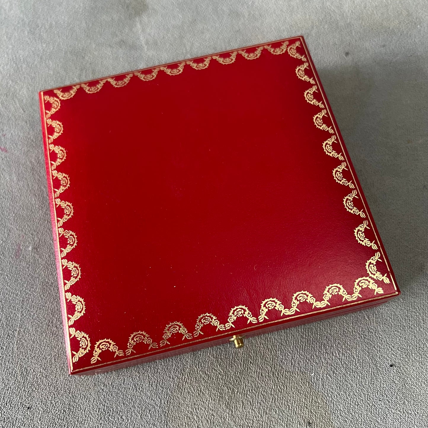CARTIER Box 4.75x4.75x1.10 inches