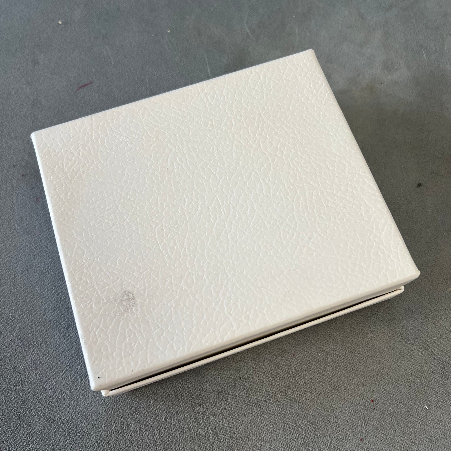CHRISTIAN DIOR Goods Box 5.60x4.75x1.90 inches + Pouch + Tissue Paper + Filled Certificate