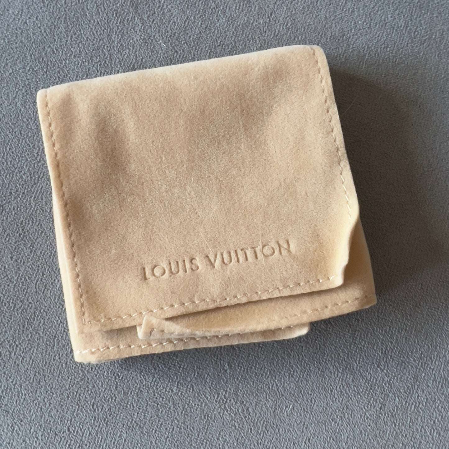 LOUIS VUITTON Goods Box + Pouch + Booklet