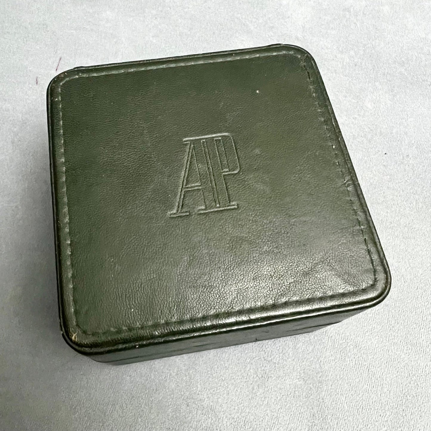 AUDEMARS PIGUET Green Leather Box 4.5x4.5x3 inches