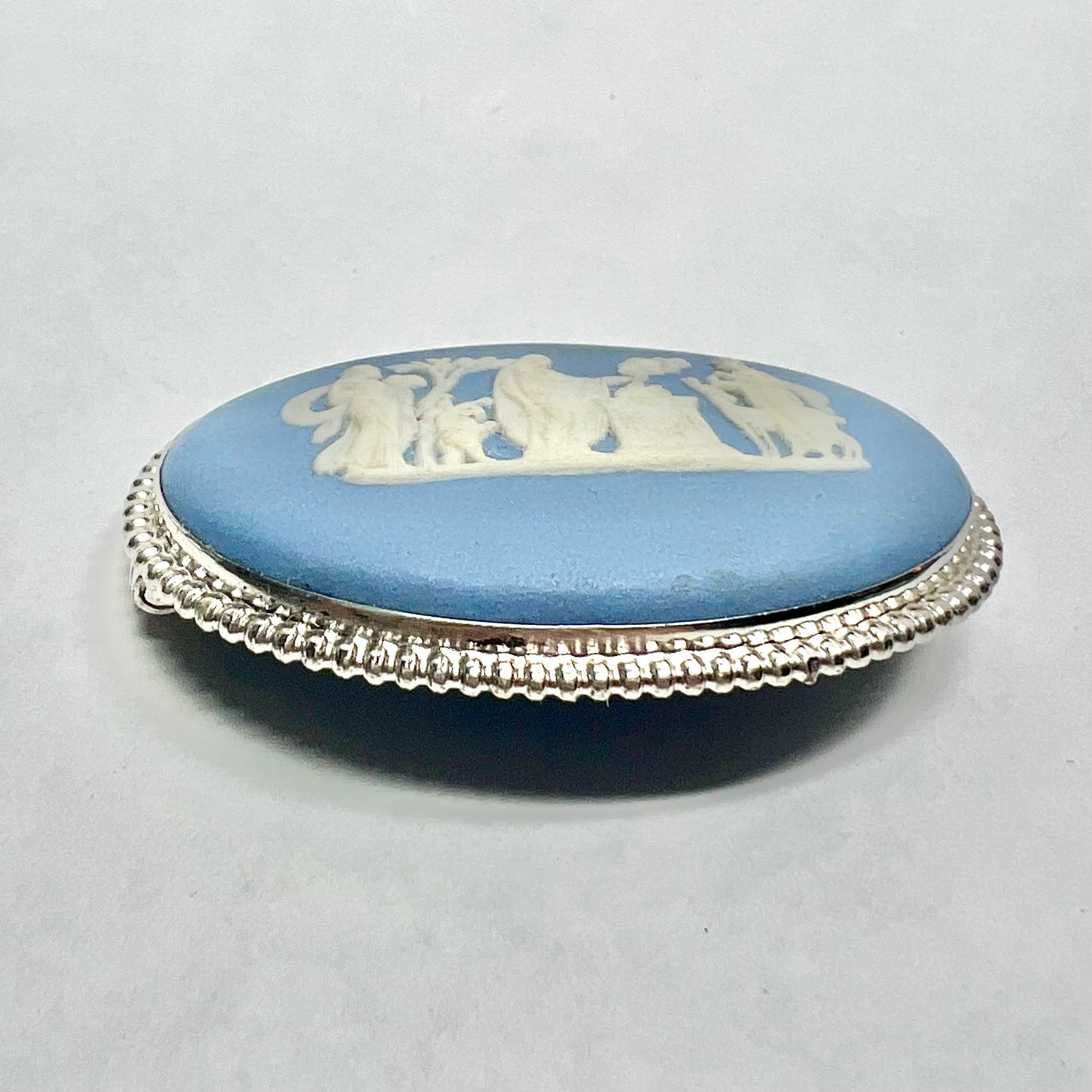WEDGWOOD Elegant Blue Cameo Silver Tone Brooch Made in England