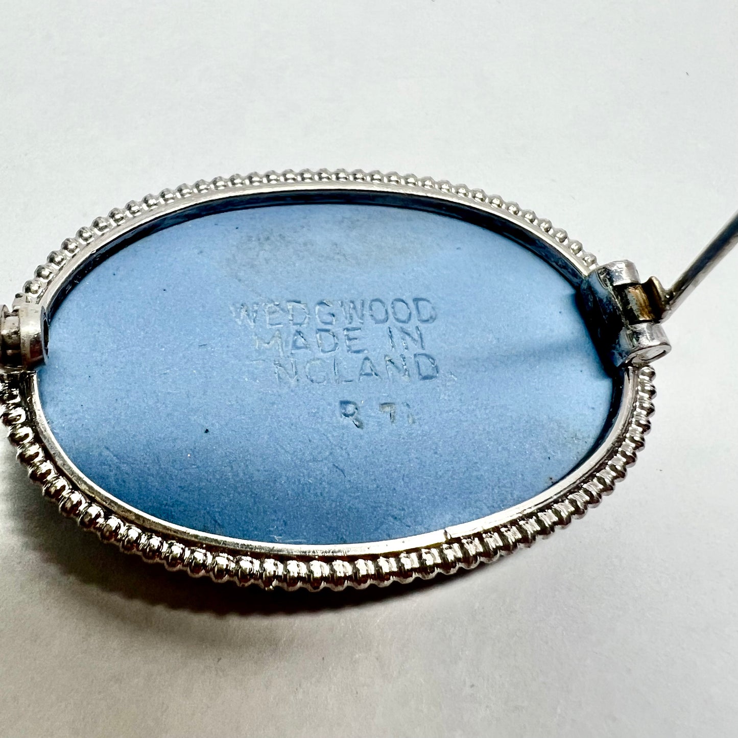 WEDGWOOD Elegant Blue Cameo Silver Tone Brooch Made in England