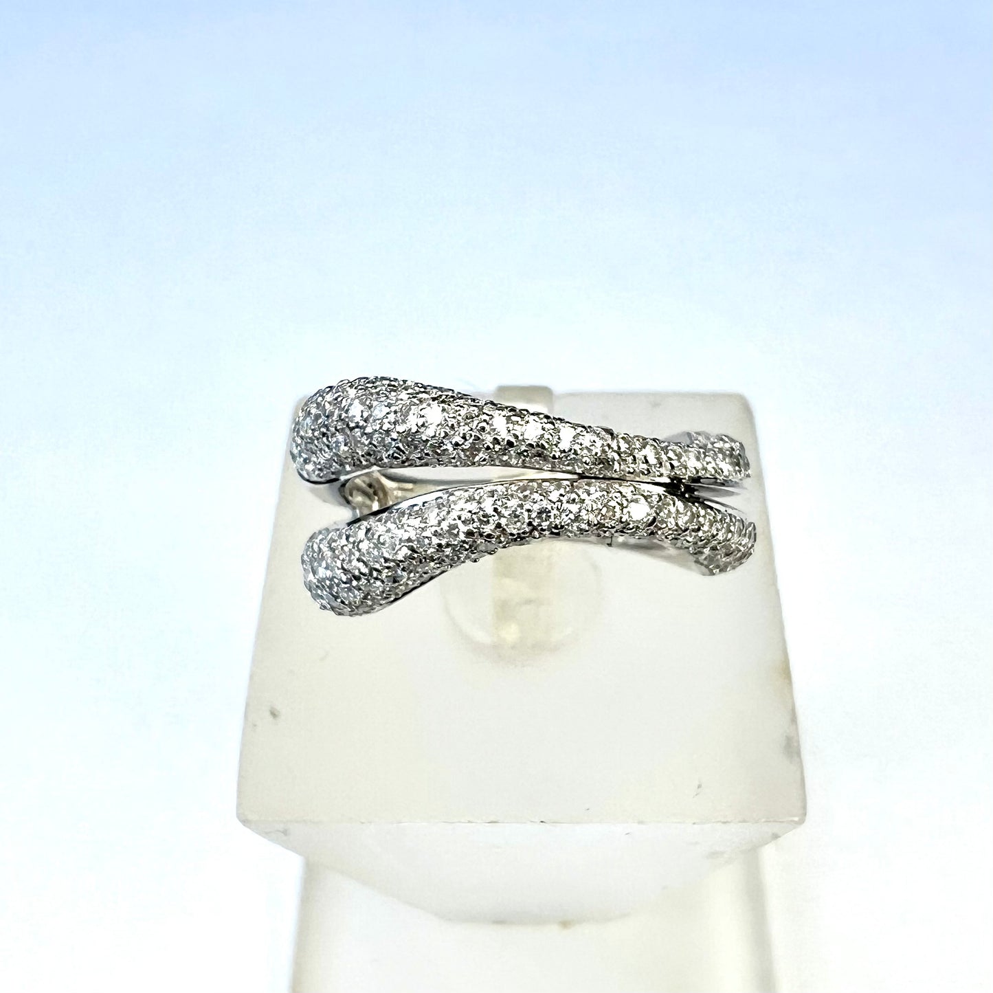 18K White Gold Diamond Ring Size 5.5