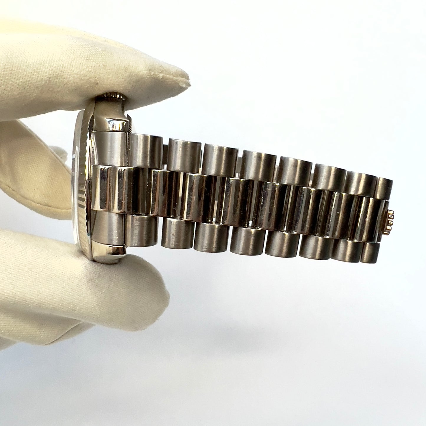 ROLEX OYSTER PERPETUAL DAY-DATE Automatic 36mm 18K WG Factory Diamond Dial Watch