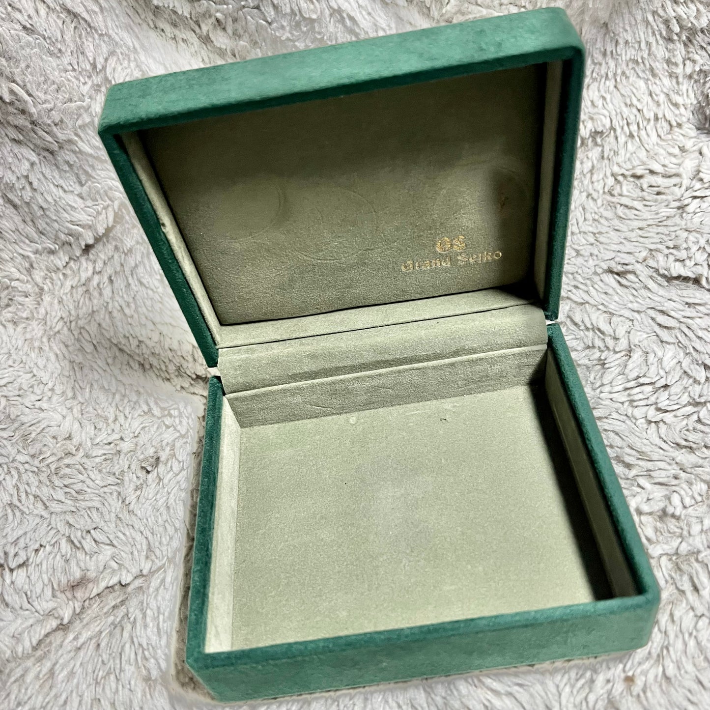 GRAND SEIKO Green Faux Suede Box 5.10x4.25x2.10 inches