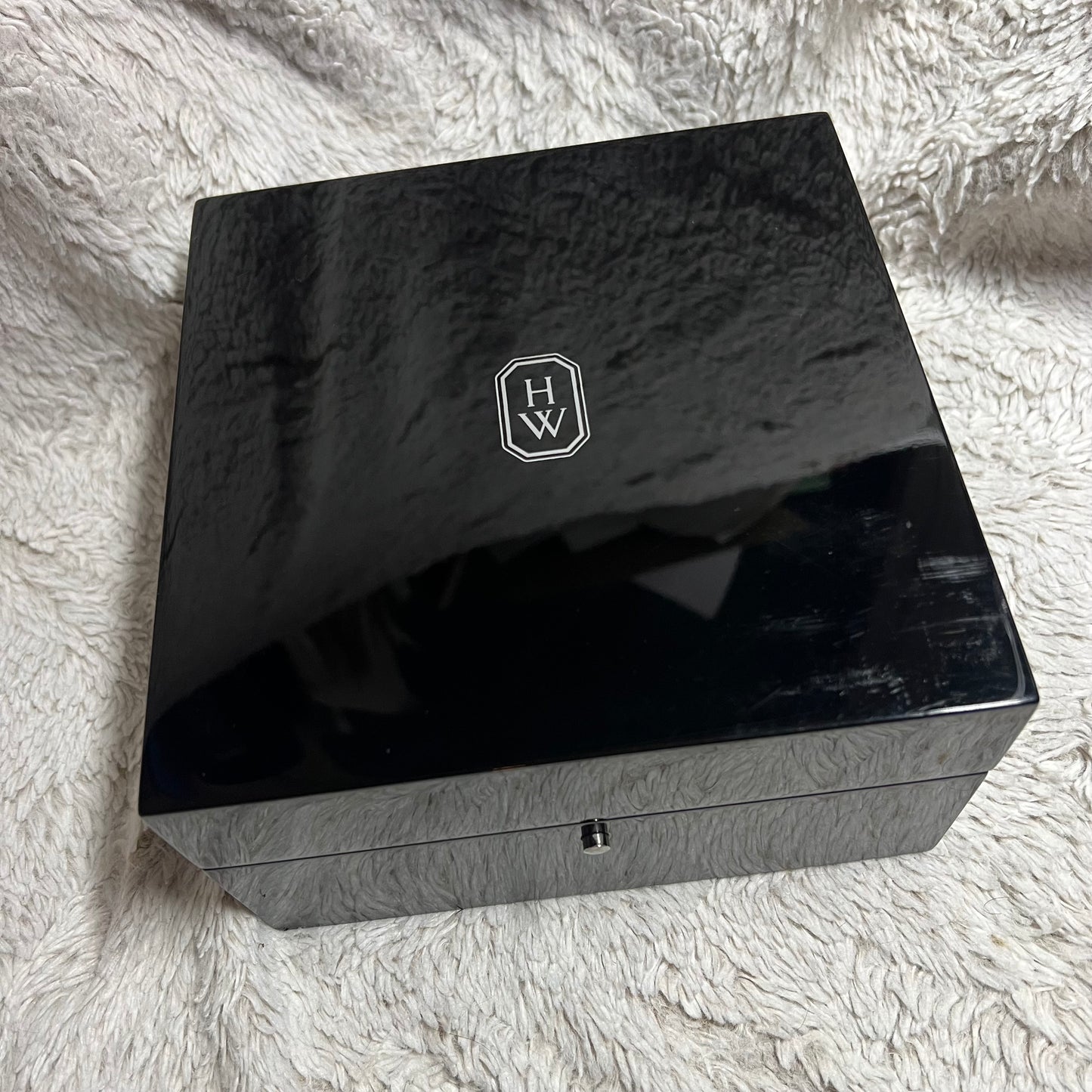 HARRY WINSTON Black Laminated Box with Taupe Color Interior