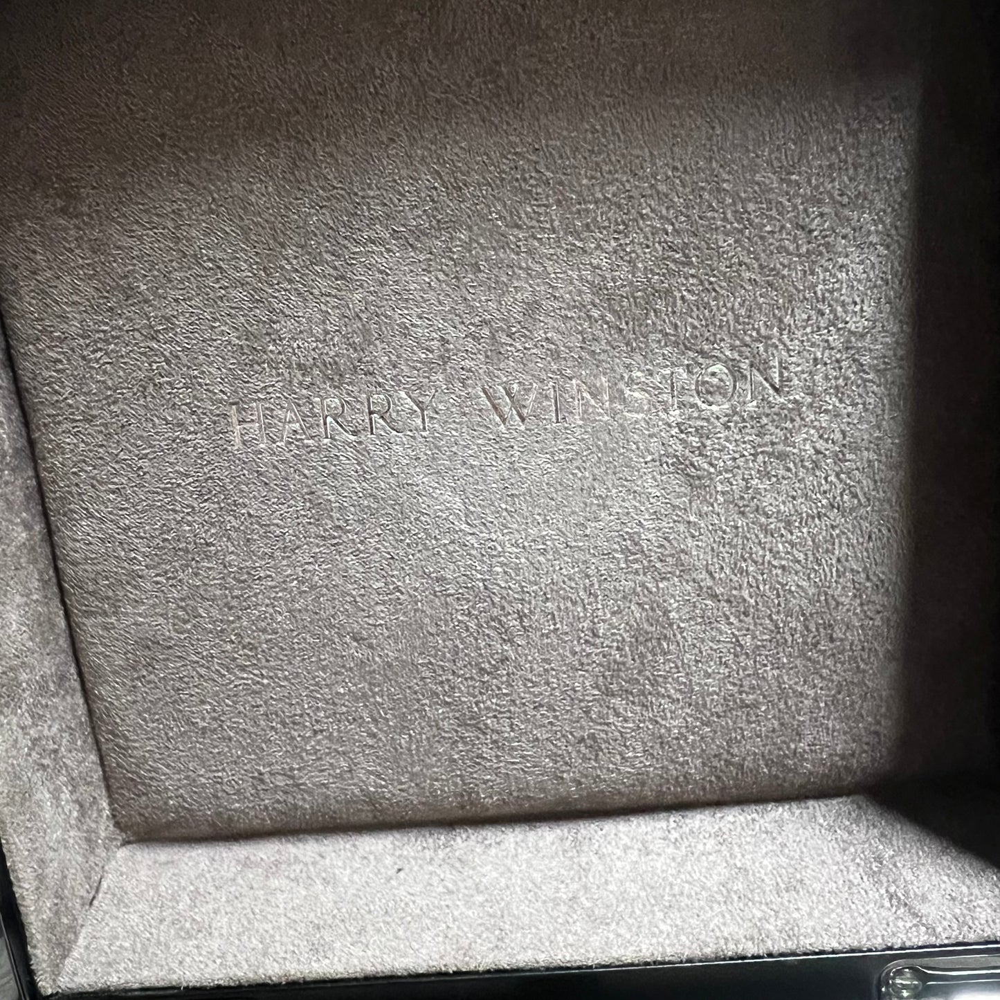 HARRY WINSTON Black Laminated Box with Taupe Color Interior