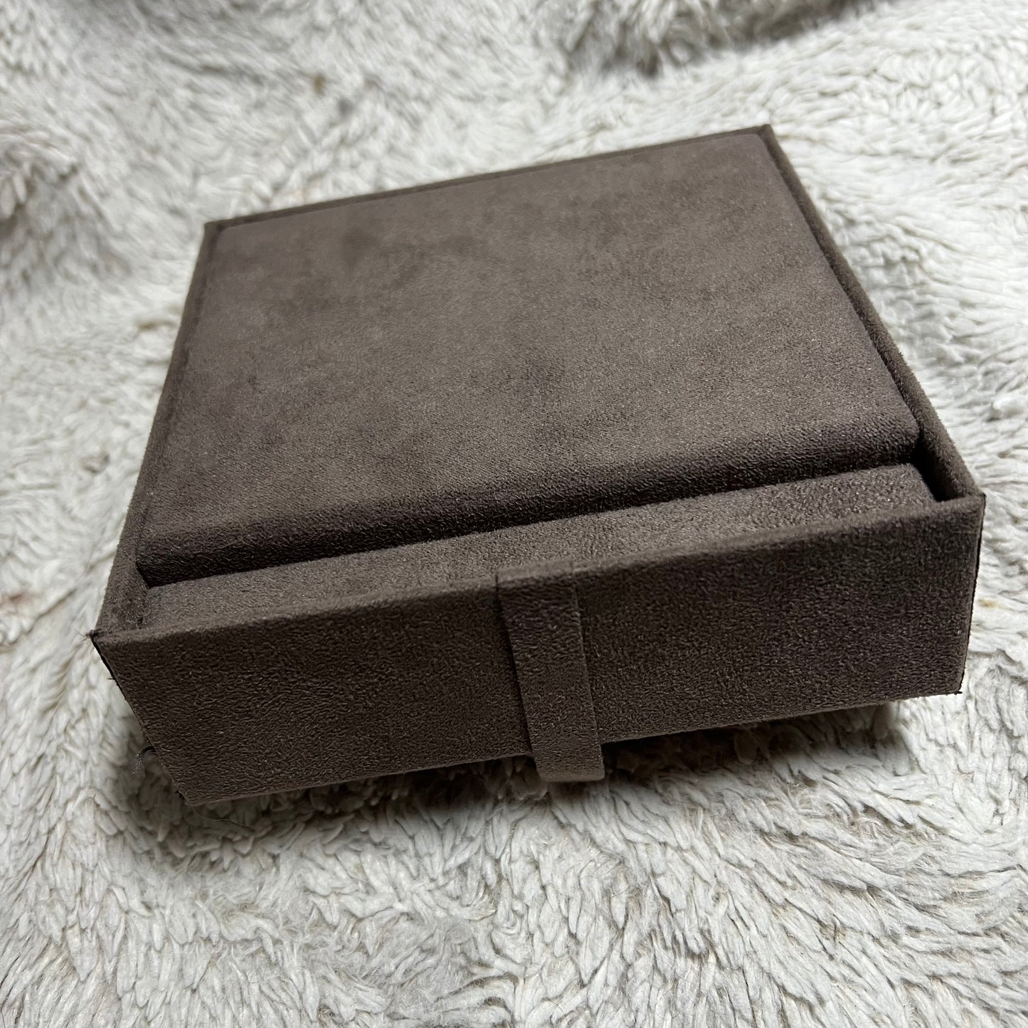 HARRY WINSTON Black Laminated Box with Taupe Color Interior