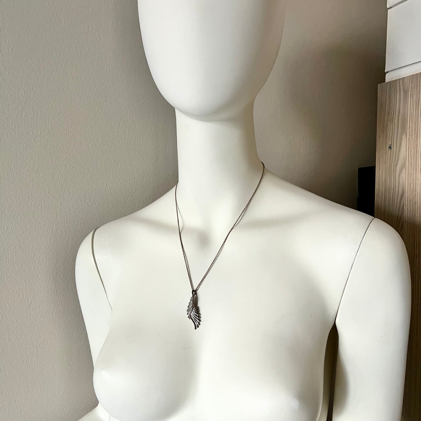 925 sterling silver feather pendant with studs necklace