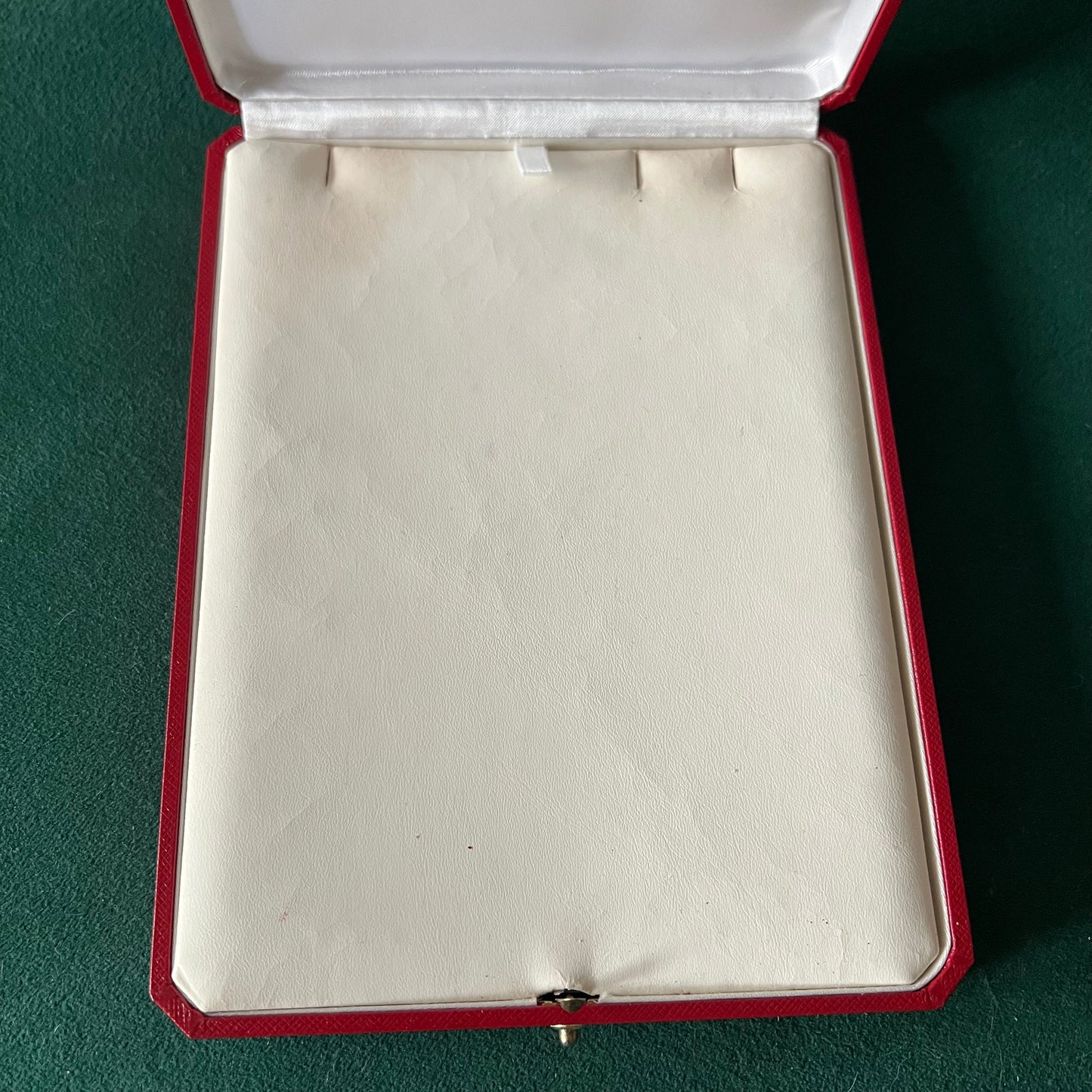 CARTIER Necklace box 8x6x1.90 inches