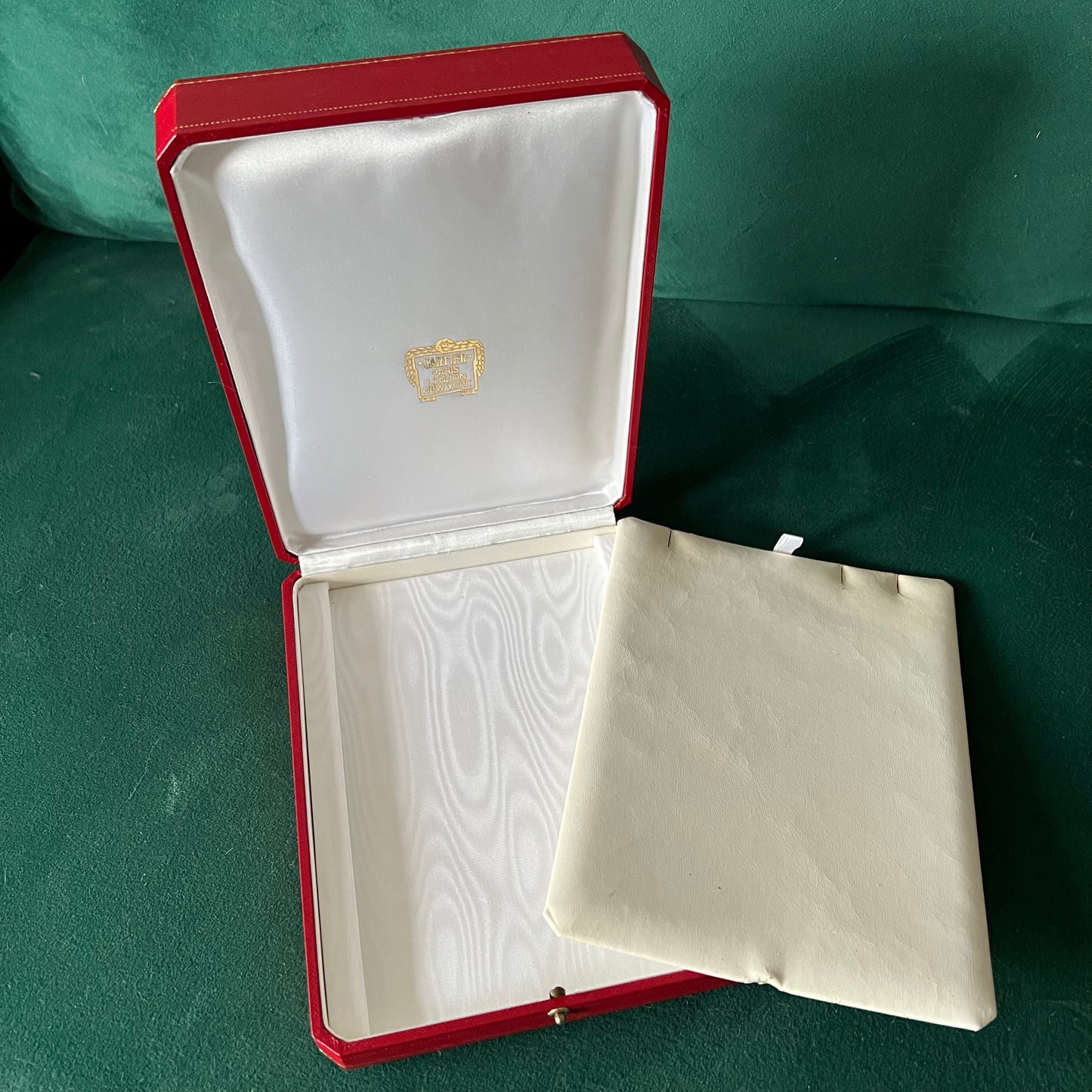 CARTIER Necklace box 8x6x1.90 inches