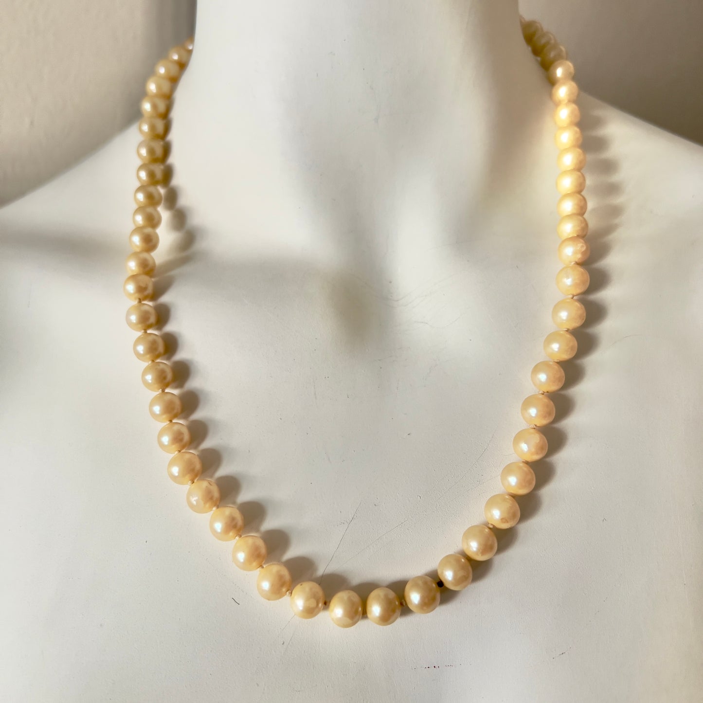 14K Yellow Gold genuine cream pearl necklace