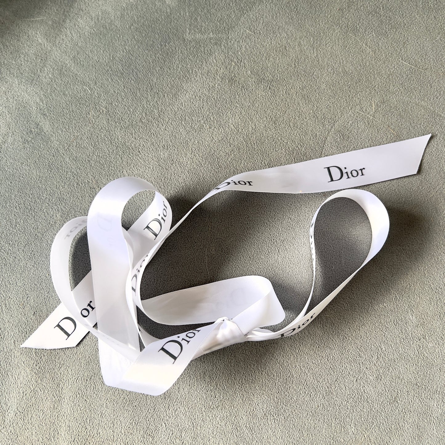 DIOR Shopping Bag 5.5x4.74x2.30 inches + Stuffing + Ribbon