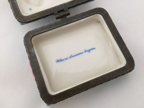 MADAME ALEXANDER Bow Circa 1999 Porcelain Hinged TRINKET BOX "Where Dreams Begin"