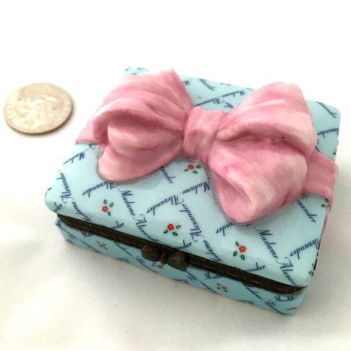 MADAME ALEXANDER Bow Circa 1999 Porcelain Hinged TRINKET BOX "Where Dreams Begin"