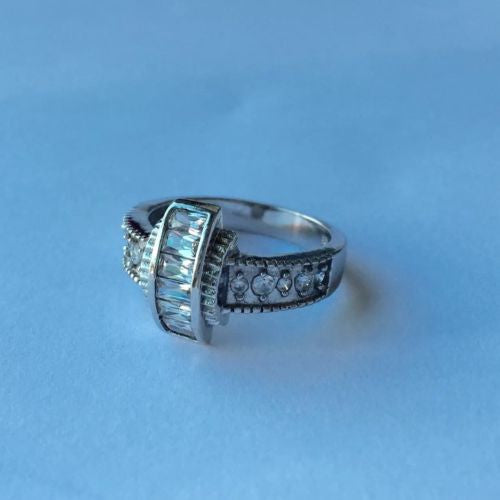 925 Sterling Silver Zircon Ring stamped 925 Size 7.5