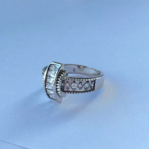 925 Sterling Silver Zircon Ring stamped 925 Size 7.5