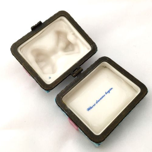 MADAME ALEXANDER Bow Circa 1999 Porcelain Hinged TRINKET BOX "Where Dreams Begin"