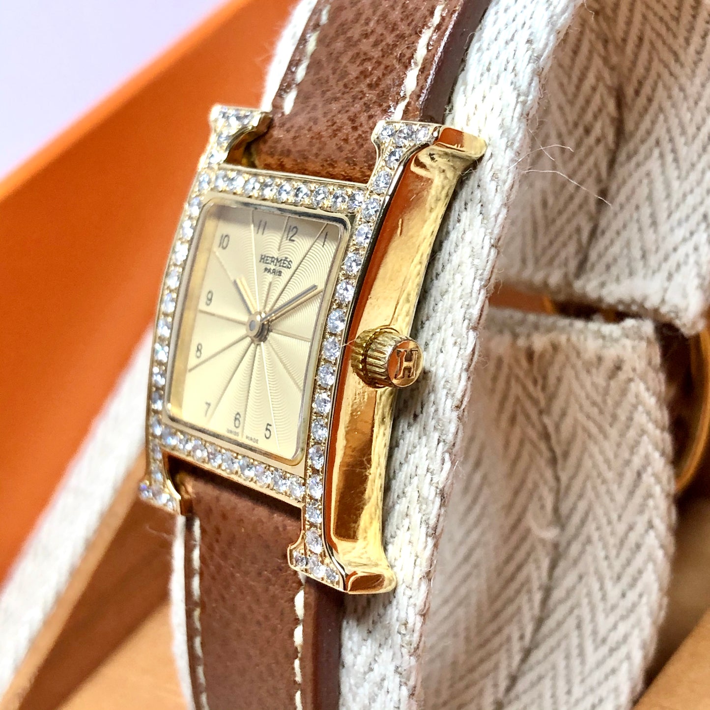 Luxury Wrist watch with Leather belt