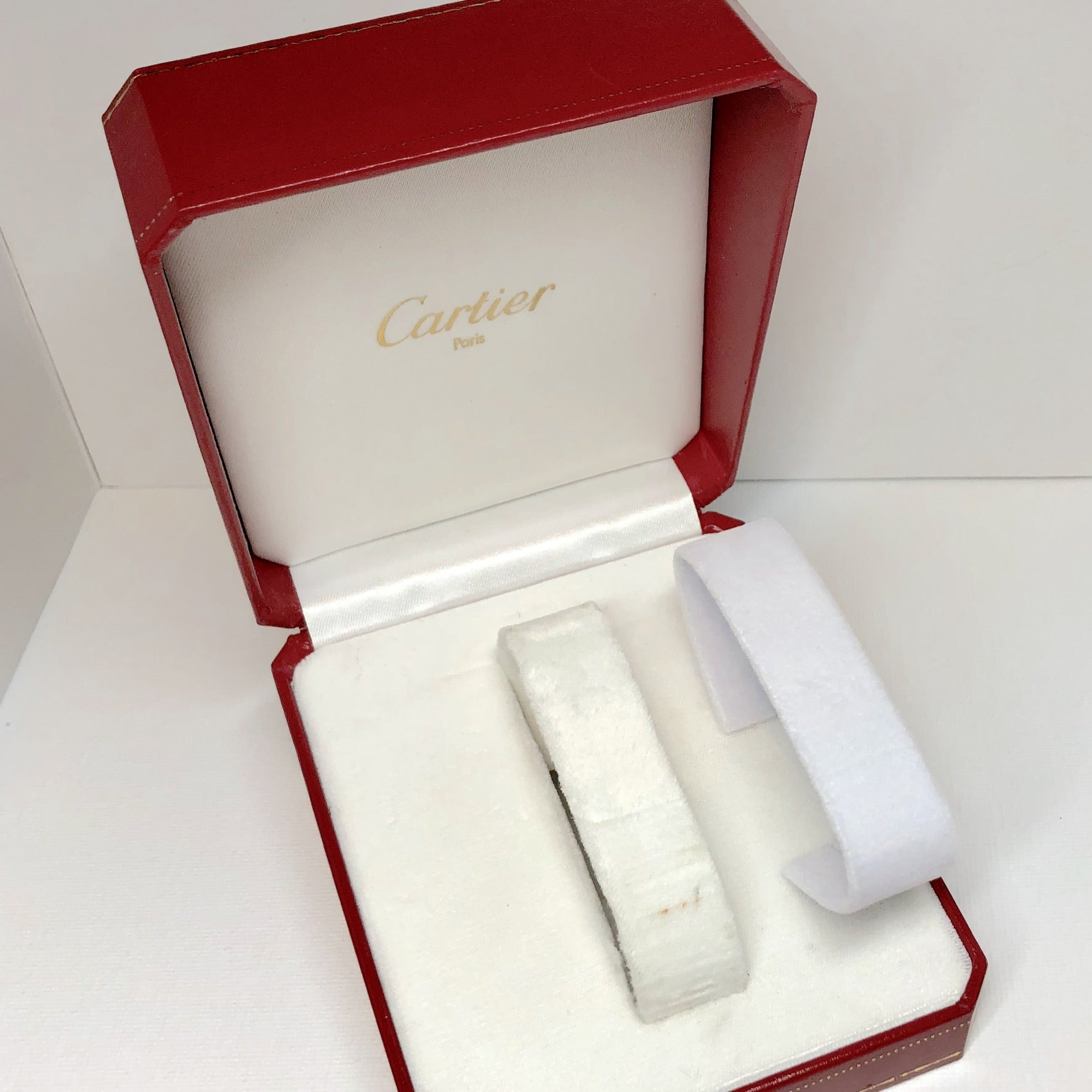 Cartier watch online packaging