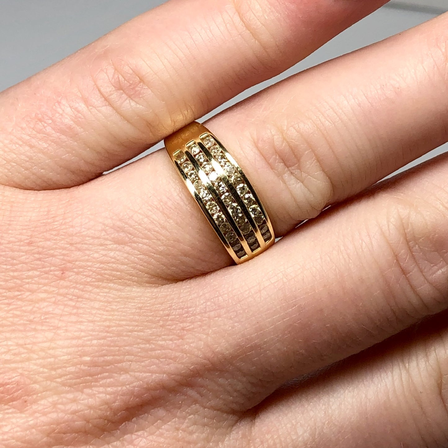 MAGIC GLO 10K Yellow Gold 0.6TCW Natural DIAMONDS Ladies Ring 2.7g Size 6 Resizable