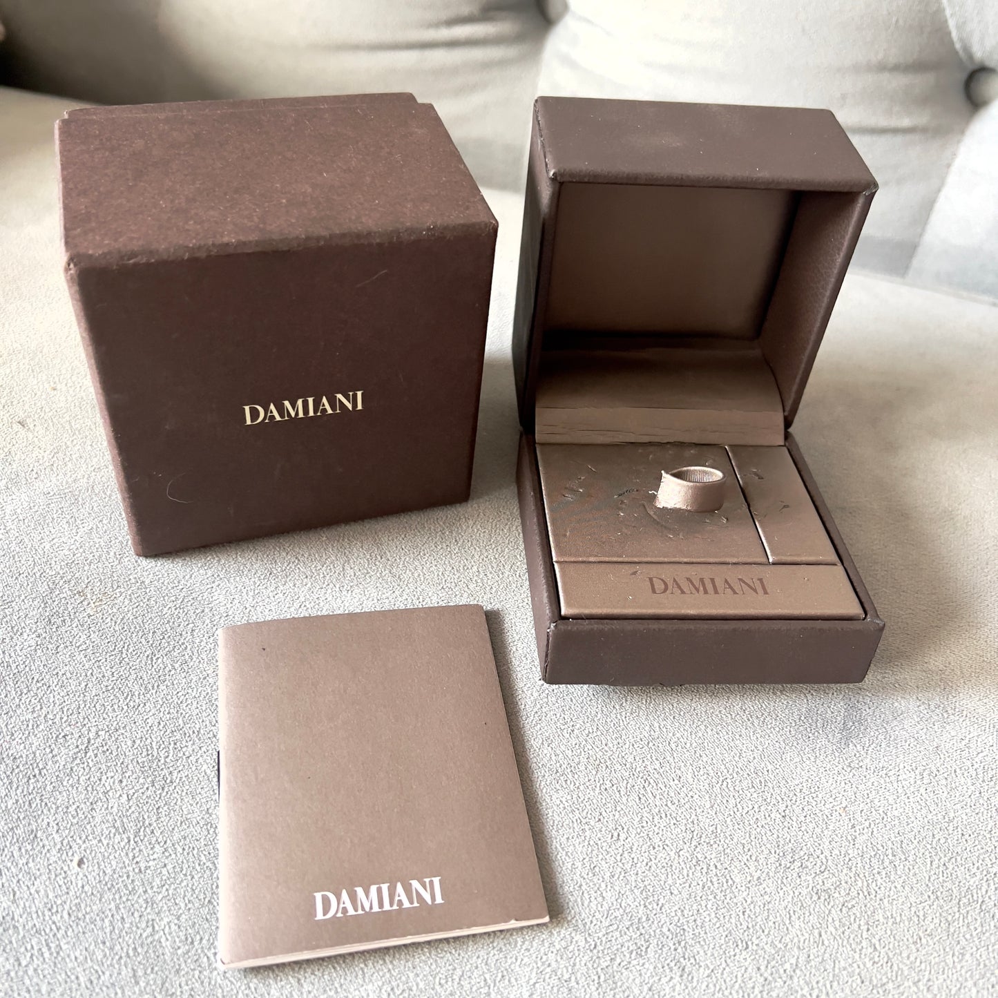 DAMIANI Ring Box + Outer Box + Booklet 3.60x3.60x2.80 inches