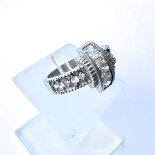925 Sterling Silver Zircon Ring stamped 925 Size 7.5