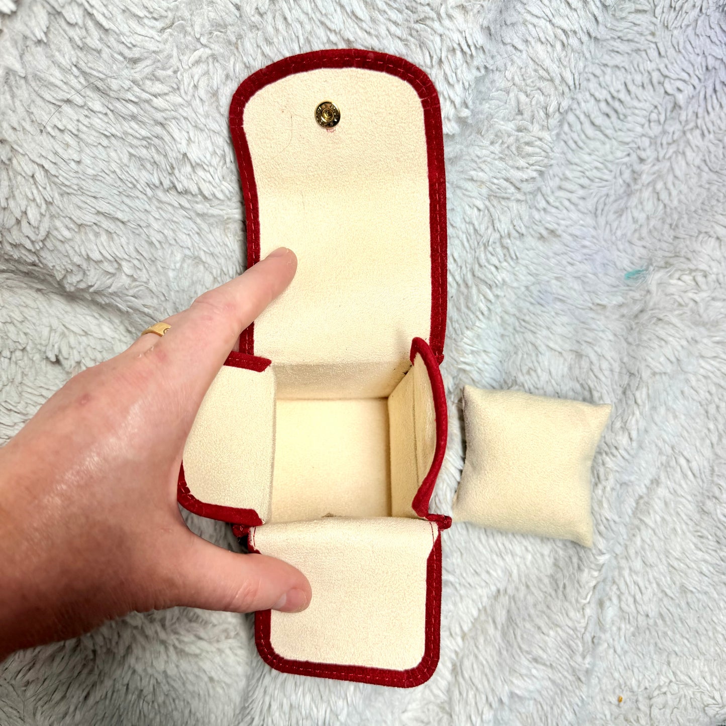 CARTIER Red Faux Suede Jewelry/Watch Travel Case/Pouch with Pillow 3x3x2.75 inches
