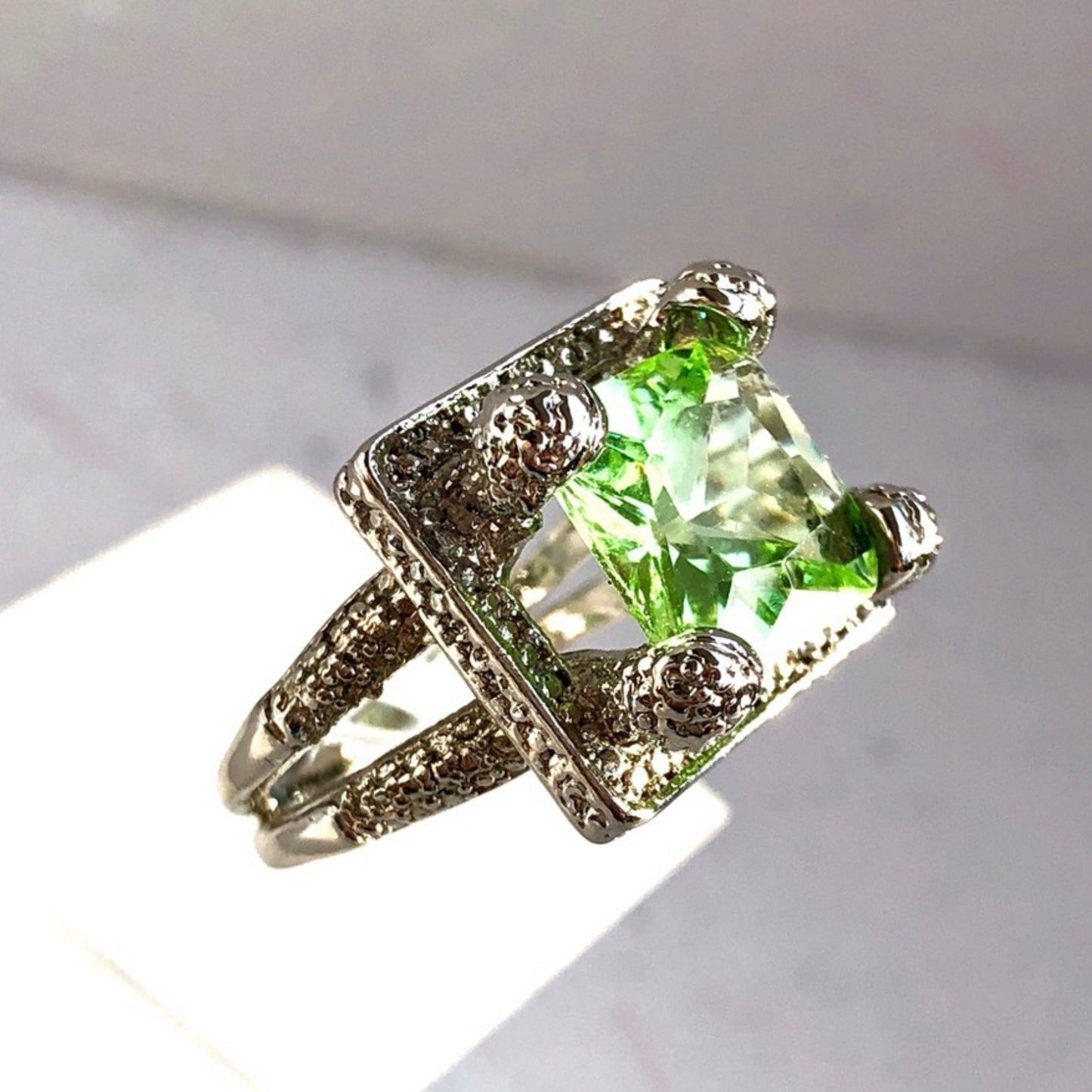 Silver Tone Yellow Green Statement Ring Size 10