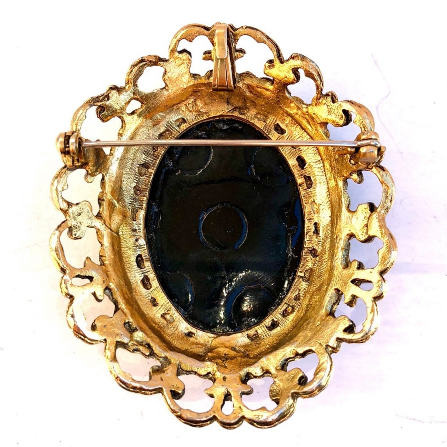 Gold Tone Brooch 61.9x51.5mm