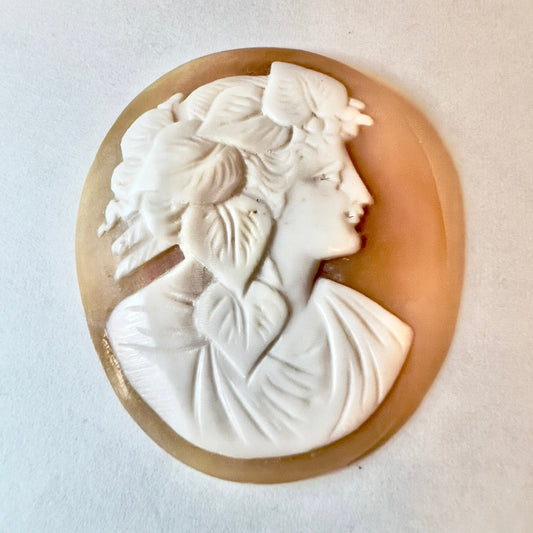 Vintage Hand-Carved Shell Cameo 39.95x32.40mm