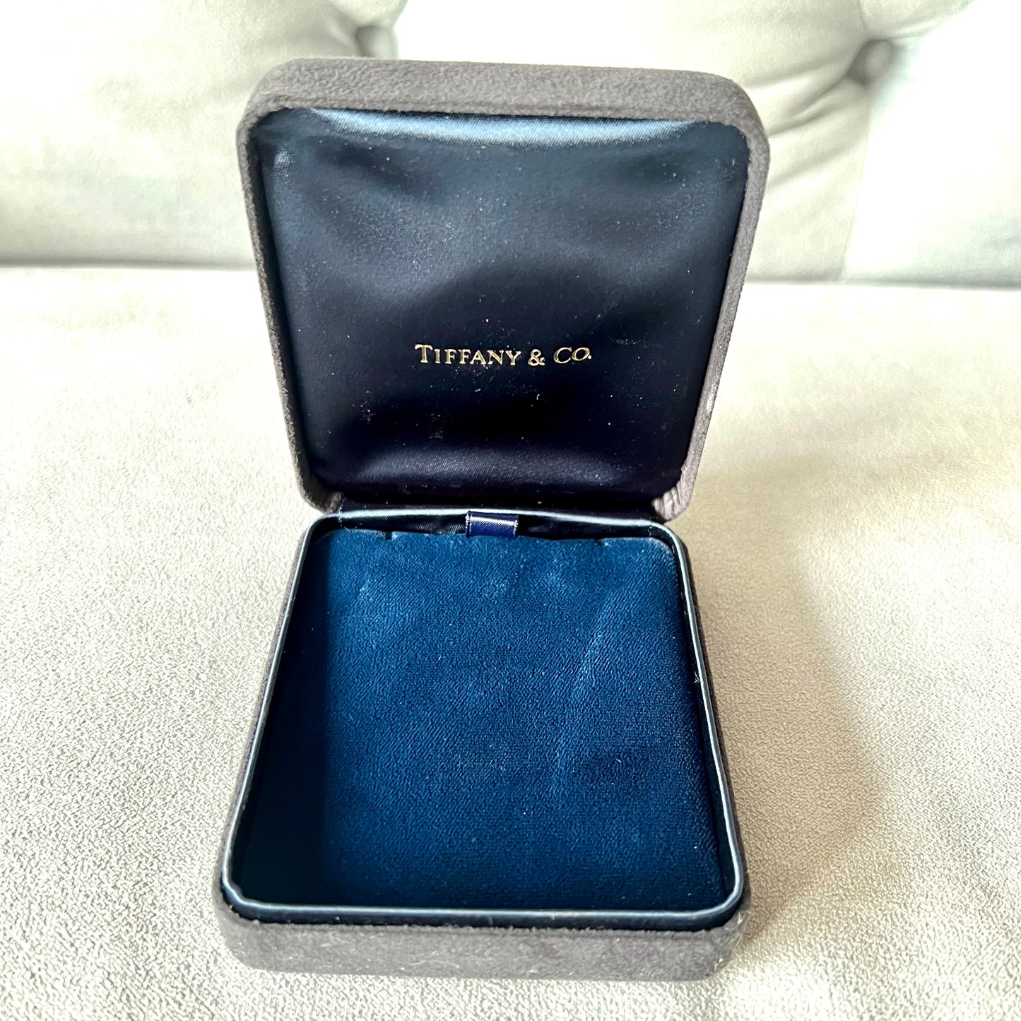 TIFFANY & CO. Necklace Chain Box 3.75x3.25x1.5 inches