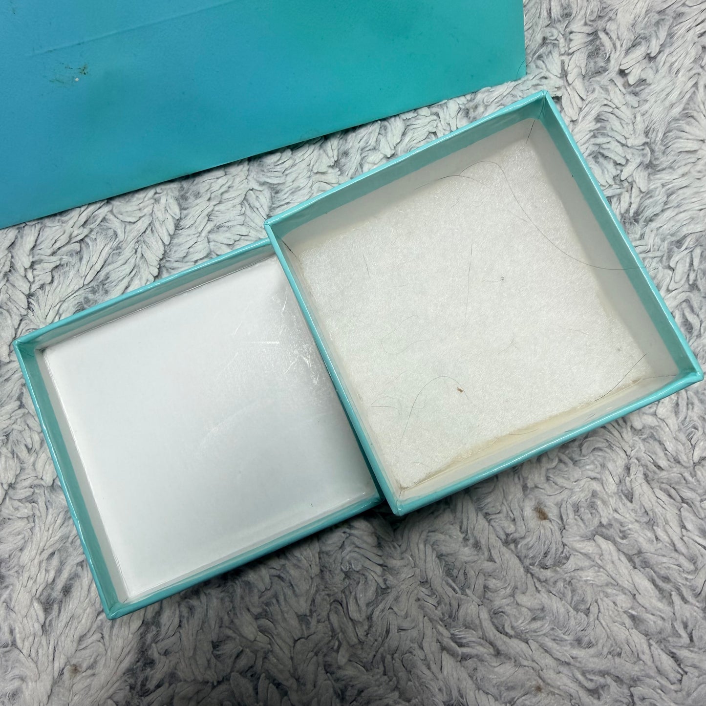 TIFFANY & CO. Jewerly Pouch 2.75x2.70” + Box 3.25x3.25x2.10” + Ribbon + Card + Shopping Bag 9.80x7.90x3.90”