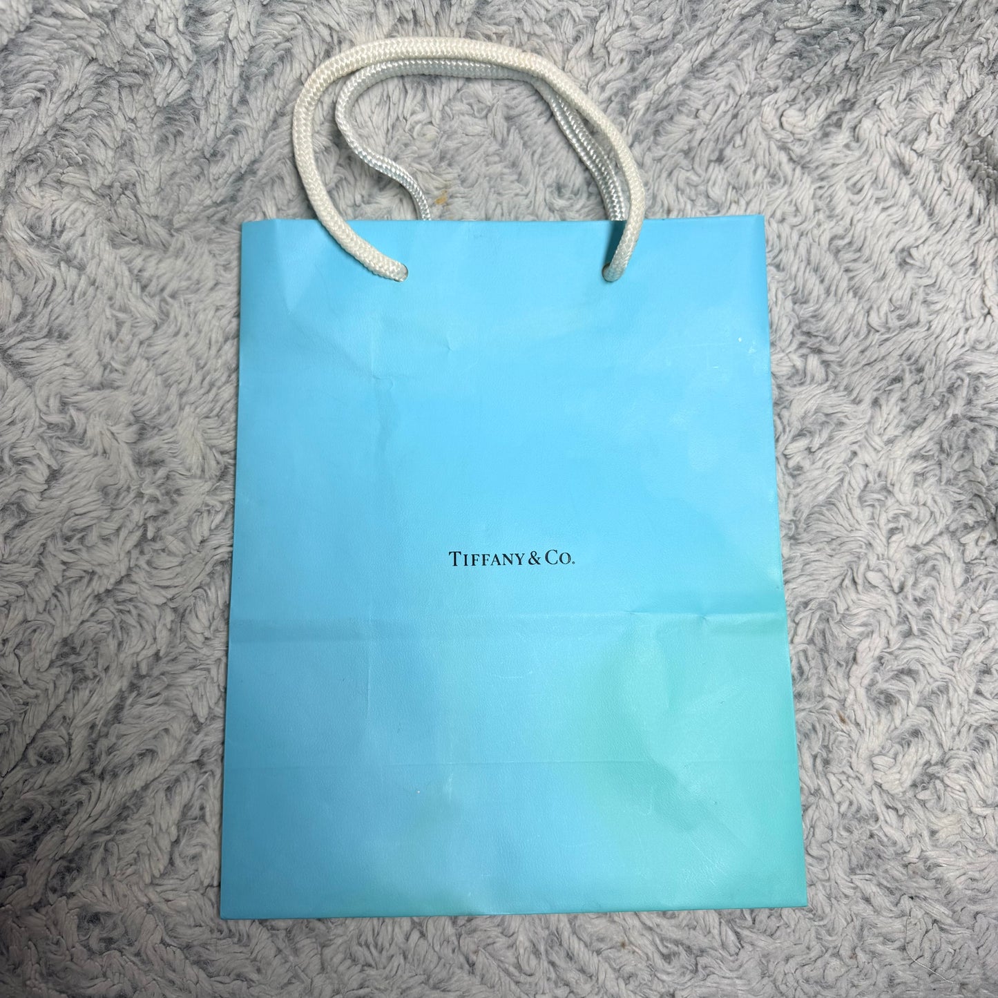 TIFFANY & CO. Jewerly Pouch 2.75x2.70” + Box 3.25x3.25x2.10” + Ribbon + Card + Shopping Bag 9.80x7.90x3.90”