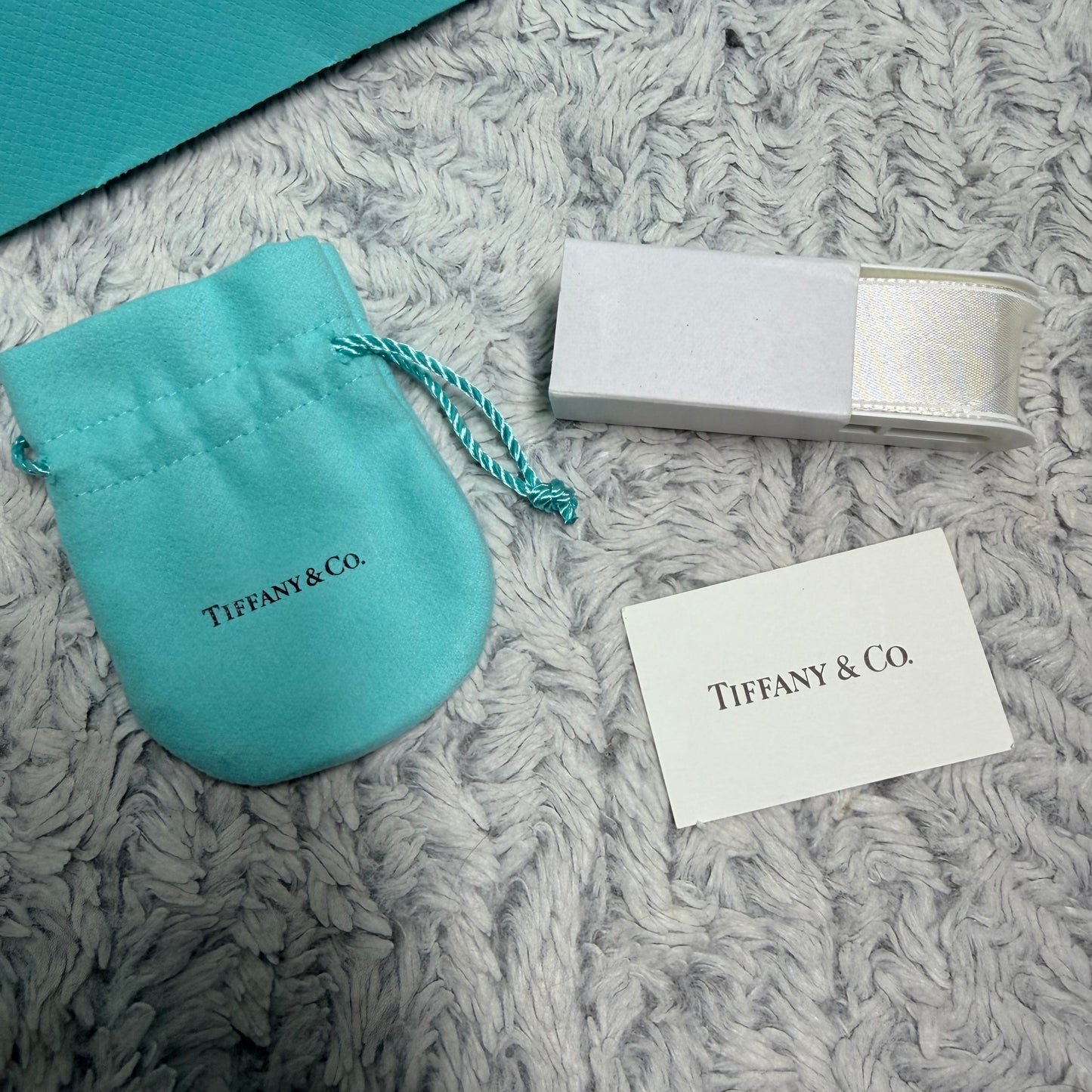 TIFFANY & CO. Jewerly Pouch 3.75x2.80” + Box 3.75x3x1.40” + NEW Original Ribbon + Card + Shopping Bag 9.75x8x4”