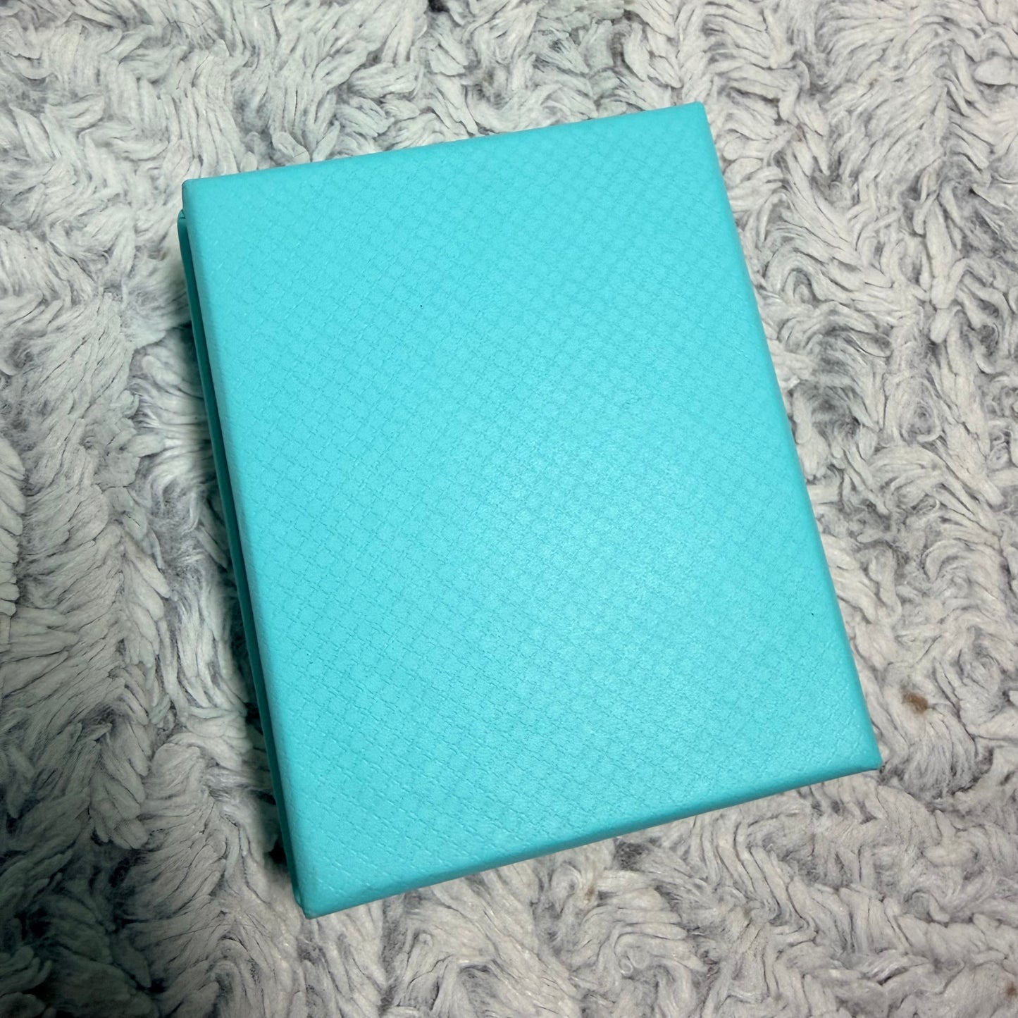 TIFFANY & CO. Jewerly Pouch 3.75x2.80” + Box 3.75x3x1.40” + NEW Original Ribbon + Card + Shopping Bag 9.75x8x4”